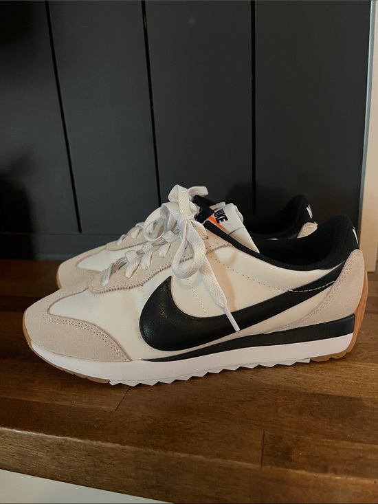 Nike Shoes - Women’s Nike Pacific Sneaker size 8.5 nearly new